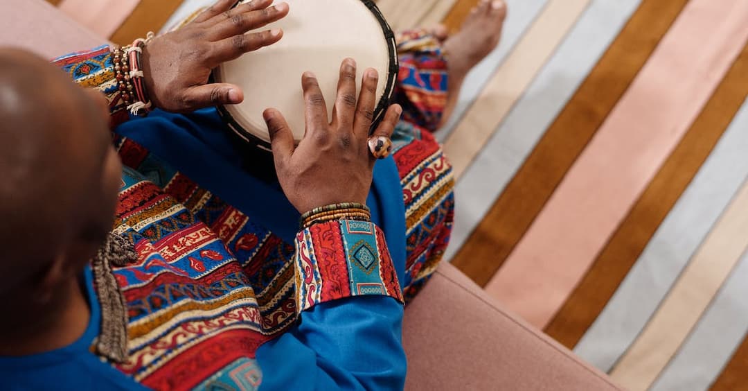 Instrumenty etniczne - ich pochodzenie i brzmienie