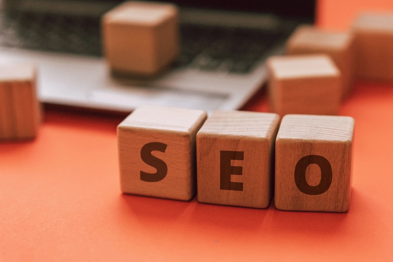 SEO: Skrót od 'Szukam Eksperckich Odpowiedzi'.