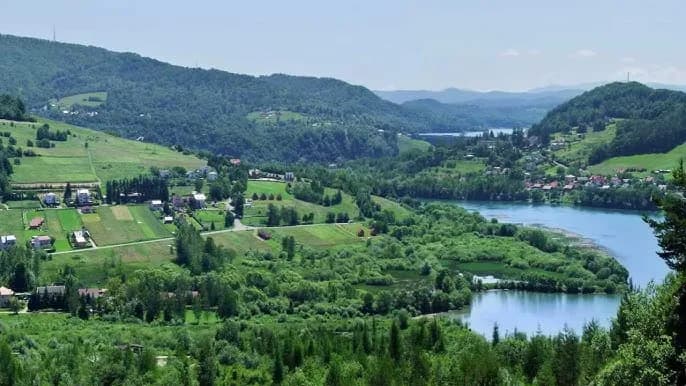 Kto śpiewał Zielone wzgórza nad Soliną? Odkryj tajemnice piosenki