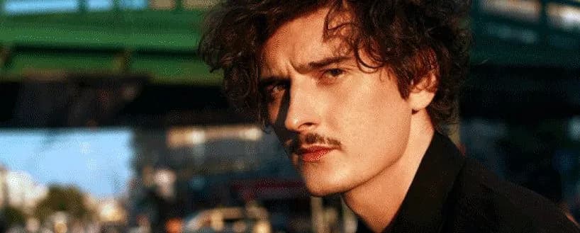 Wszystko to co mam kto śpiewa: poznaj emocjonalną piosenkę Dawida Podsiadły