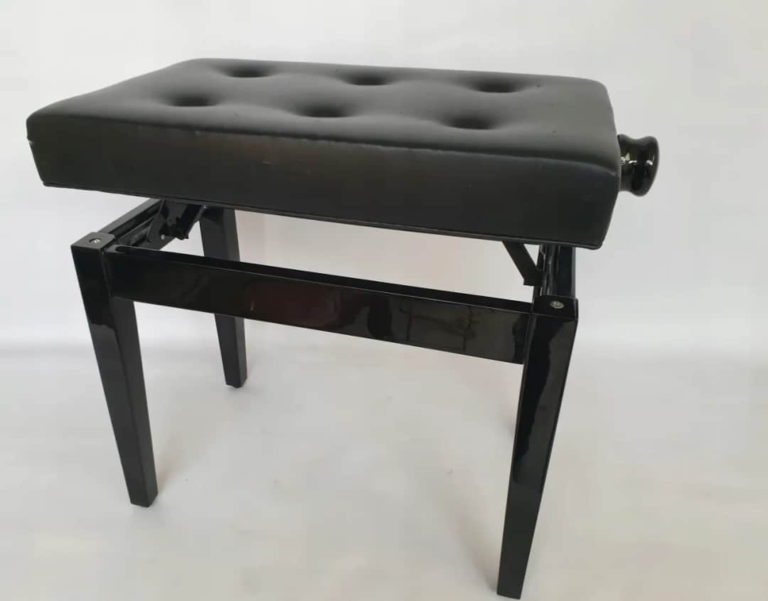 Stołek do pianina - krzesło dla pianisty, wygoda i styl