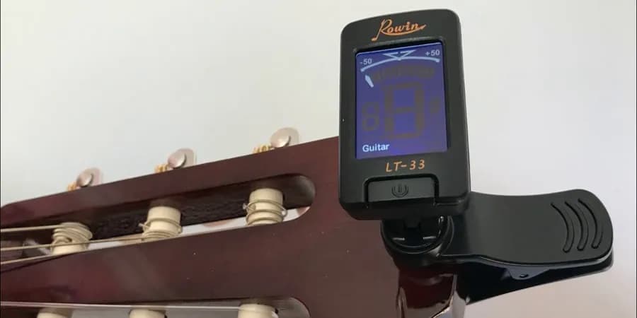 Najlepsze stroiki do gitary: Wybierz idealny model dla siebie