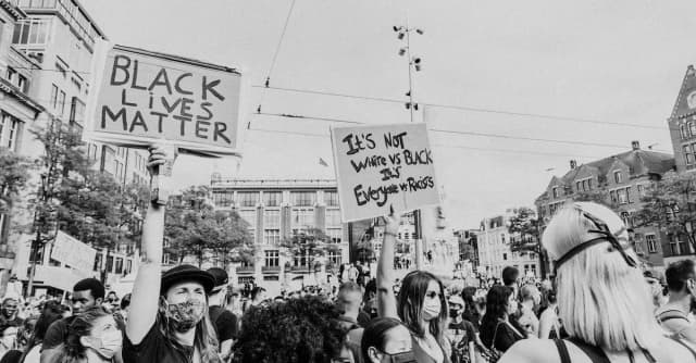 Protest song - gatunek muzyczny niosący przesłanie