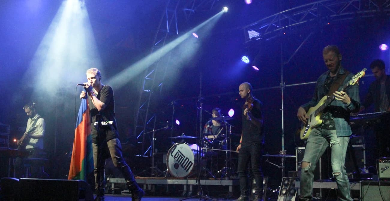 Filmowe hity, które zawładnęły światem muzyki